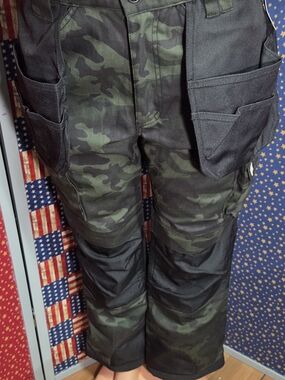**Caterpillar Green Camouflage Cargo Pants with Black Panels**